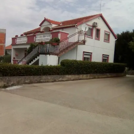 Apartment Chiara *